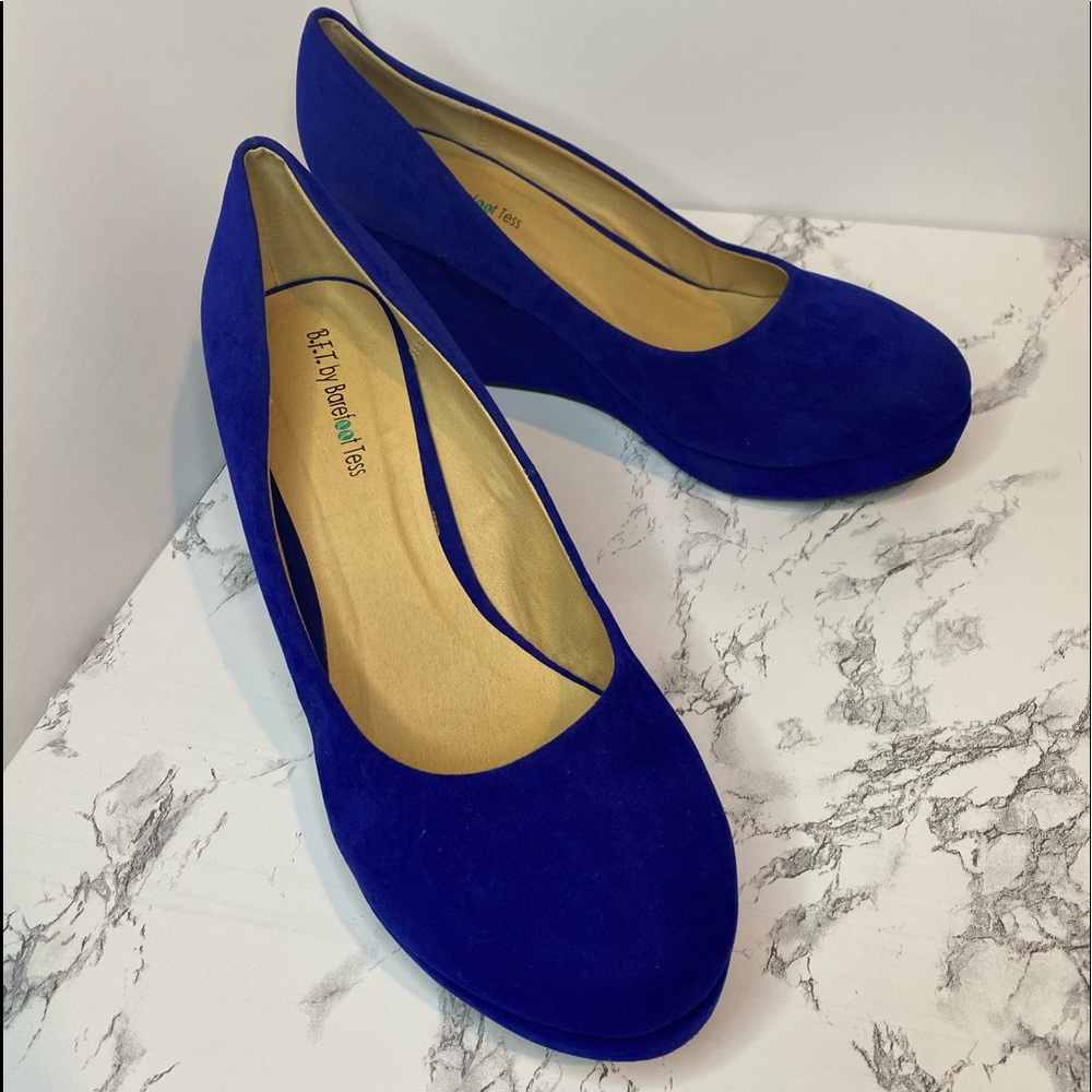 Barefoot Tess Navy Wedges